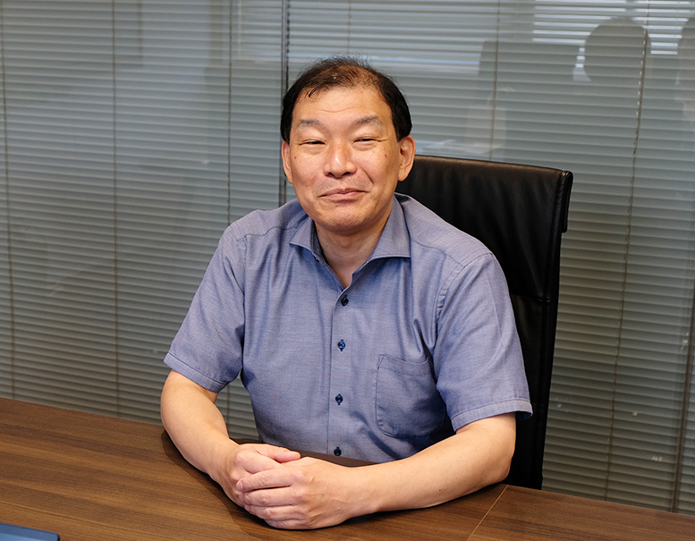 管理本部 東 祥治 様