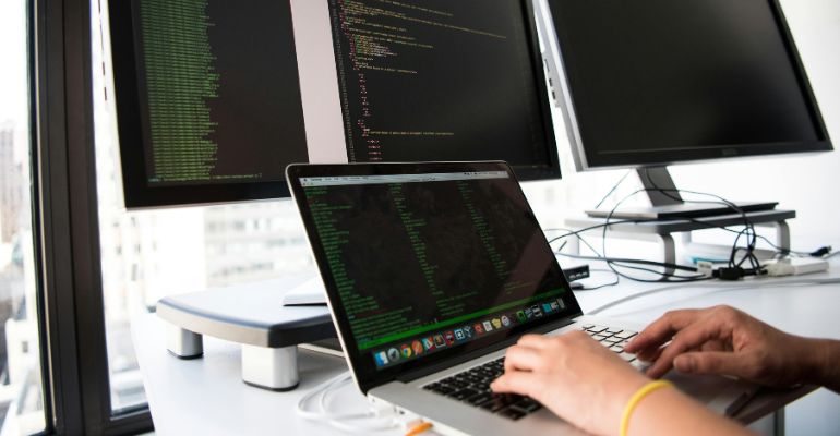 シャドーITとは