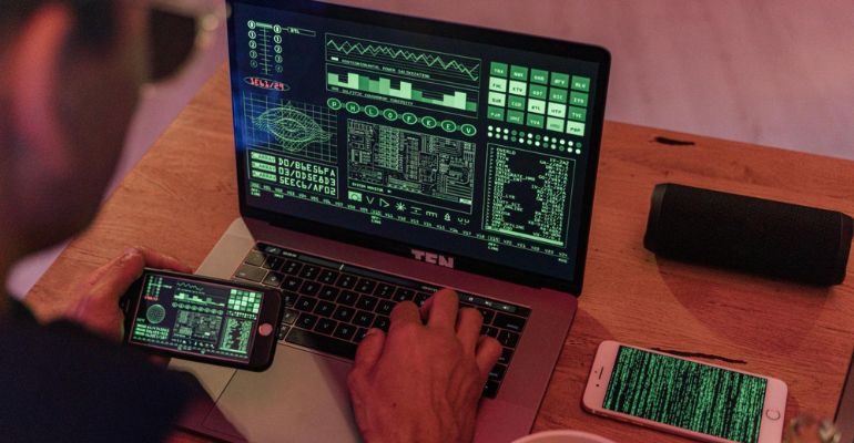 /it_security/apt-attack_img02