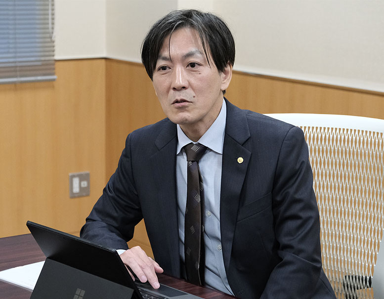 業務部システム管理課 課長 伊藤 靖哲 様