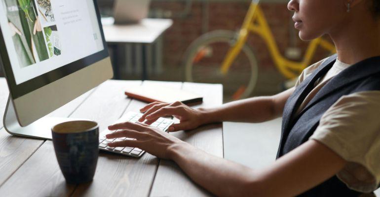 企業がDXの内製化を進めるべき理由